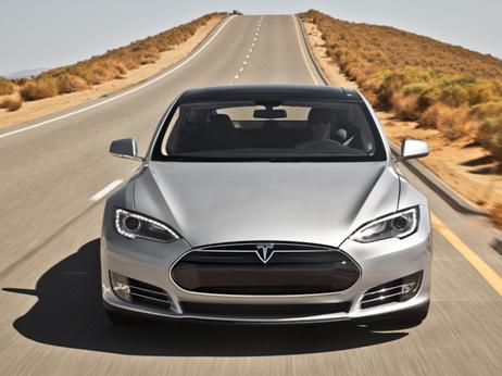 Tesla 預計未來一年 香港電動車增加一倍