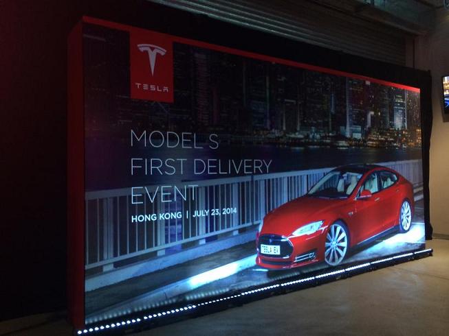 首八台TESLA Model S交車儀式